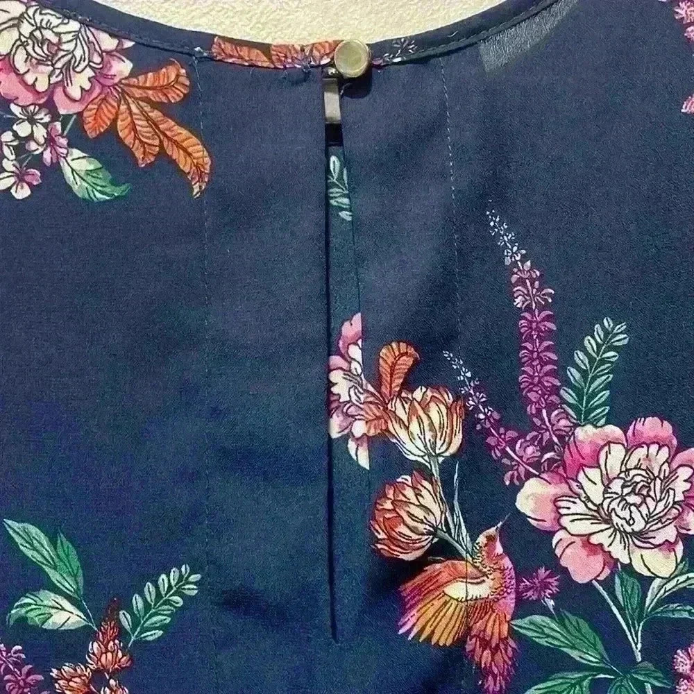 Lily White Floral Black & Navy Blouse tops bundle sleeve size medium - Picture 6 of 12